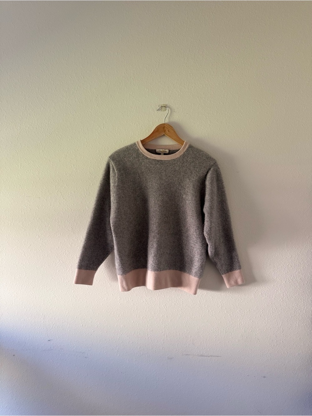 Rare Vintage Peter Millar Grey Crewneck Sweater with Pink Trim